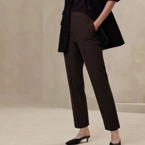 Banana Republic Hayden Tapered Classic Brown Business Attire Pants Size 10 EUC